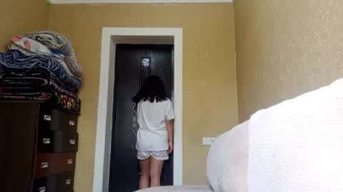 Snapshot of yuonneaquilar chatting on October 30, 5:31 am Yuna online show from October 30, 5:31 am