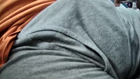 yuppers1234 online show from December 5, 3:39 pm