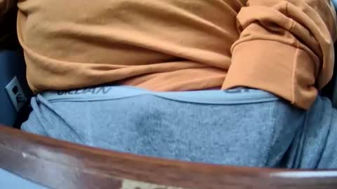 yuppers1234 online show from December 3, 2:15 pm