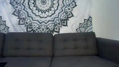 yurdreams_22 online show from January 8, 3:25 pm