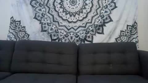 yurdreams_22 online show from March 3, 2:45 pm