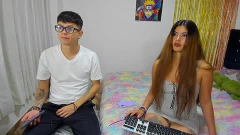 Snapshot of yuribabyhot chatting on December 3, 4:36 am YURI AND MI BOY online show from December 3, 4:36 am