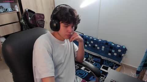 yurii_moody online show from September 14, 9:25 pm