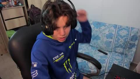 yurii_moody online show from December 1, 3:28 pm