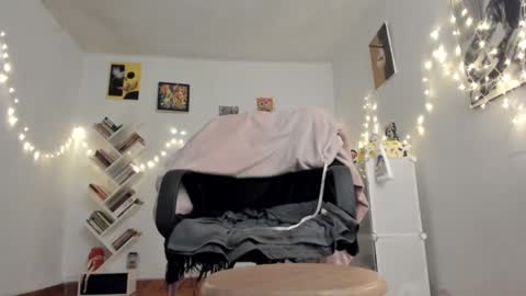 paola online show from December 10, 1:11 am