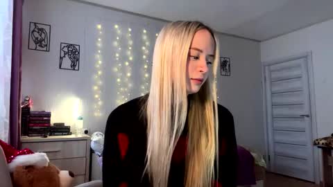 Snapshot of yutwiner chatting on January 11, 12:21 pm May online show from January 11, 12:21 pm