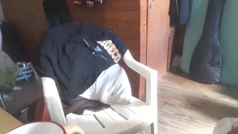 Yuumi online show from December 17, 6:14 pm