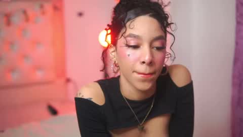 Snapshot of yuyi_cam chatting on September 29, 3:22 am Yuyi Cam online show from September 29, 3:22 am