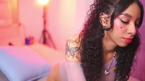 Snapshot of yuyi_cam chatting on October 17, 1:53 am Yuyi Cam online show from October 17, 1:53 am