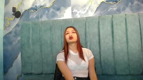 YUYIS online show from December 14, 11:26 am