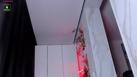 Snapshot of yvonne_miss chatting on September 30, 11:48 am yvonne_miss online show from September 30, 11:48 am