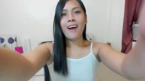 Yvonne online show from January 9, 8:39 am