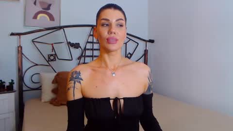 I V Y   online show from December 14, 11:34 pm