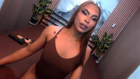 yvonnellvs online show from March 12, 7:31 pm