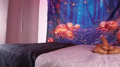 Zoe  online show from October 12, 3:05 am