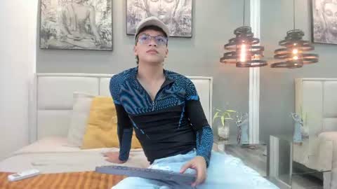 Snapshot of zac_million chatting on July 26, 11:50 am Zac Million online show from July 26, 11:50 am