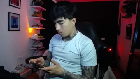 zac_muller1 online show from October 8, 1:53 pm