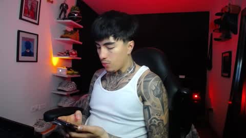 zac_muller1 online show from October 15, 4:56 am