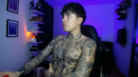 zac_muller1 online show from March 14, 4:29 am