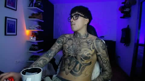 zac_muller1 online show from April 7, 6:03 am