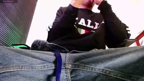 Snapshot of zac_watson chatting on July 1, 5:12 pm Zac Freelance model online show from July 1, 5:12 pm