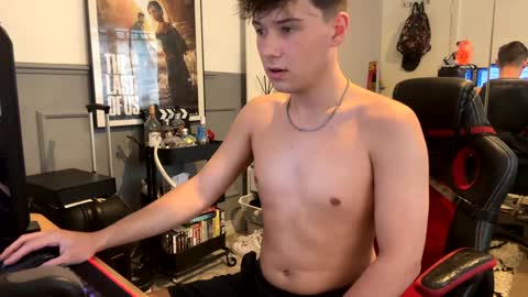 Snapshot of zachbritboy chatting on February 4, 1:48 pm Zachbritboy online show from February 4, 1:48 pm