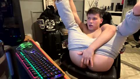 Snapshot of zachbritboy chatting on March 3, 11:35 pm Zachbritboy online show from March 3, 11:35 pm