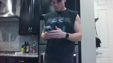 Snapshot of zachschaefer chatting on January 18, 11:08 pm zachschaefer online show from January 18, 11:08 pm