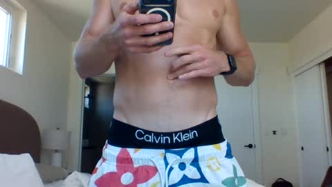 Snapshot of zachschaefer chatting on June 24, 7:57 pm zachschaefer online show from June 24, 7:57 pm