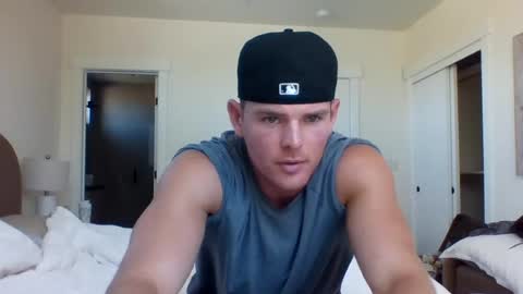 Snapshot of zachschaefer chatting on June 28, 12:05 am zachschaefer online show from June 28, 12:05 am