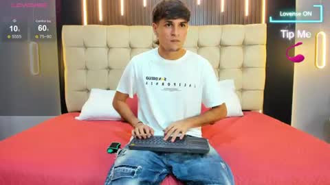 zack23__ online show from June 14, 3:08 am