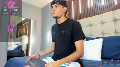 zack23__ online show from July 1, 3:19 am