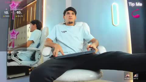 zack23__ online show from July 10, 3:33 am