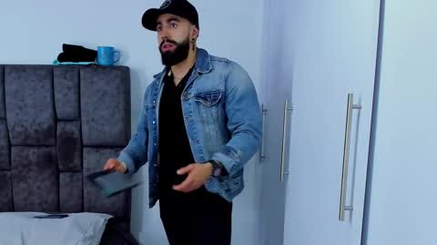 Richard online show from February 20, 8:14 pm