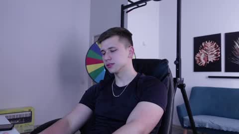 ZACK GILLIAN online show from June 6, 5:28 pm