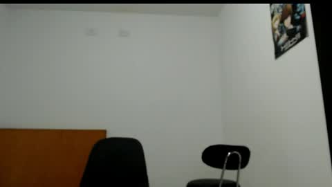 Snapshot of zack_kingg chatting on April 28, 10:15 pm Zack King online show from April 28, 10:15 pm