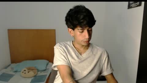 Snapshot of zack_kingg chatting on April 30, 8:15 pm Zack King online show from April 30, 8:15 pm