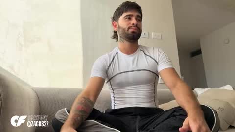 zack_sullivan22 online show from February 2, 9:24 pm