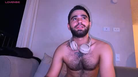 zack_sullivan22 online show from May 15, 11:12 pm