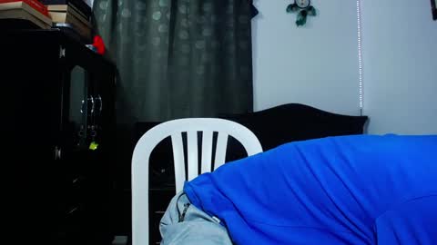 Snapshot of zackdriussyx chatting on February 11, 2:35 am zackdriussyx online show from February 11, 2:35 am