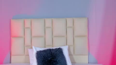 Zafiro Brown online show from December 14, 9:36 am