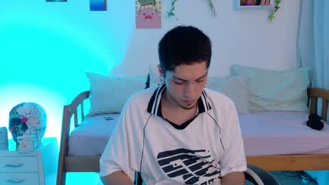 Snapshot of zahir_raw chatting on April 26, 8:17 pm Zahir Raw online show from April 26, 8:17 pm