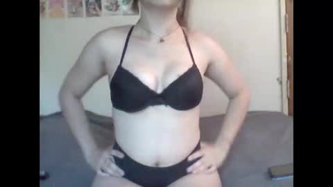 Snapshot of zaileyb chatting on February 11, 9:36 am ZaileyB online show from February 11, 9:36 am