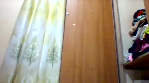 Snapshot of zainxxxx chatting on February 17, 6:48 pm zainxxxx online show from February 17, 6:48 pm