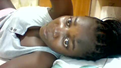 Snapshot of zainxxxx chatting on February 25, 9:13 pm zainxxxx online show from February 25, 9:13 pm