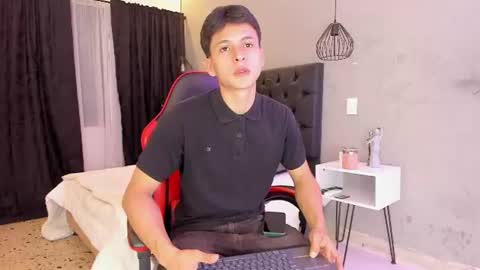 Samuel online show from June 23, 7:45 pm