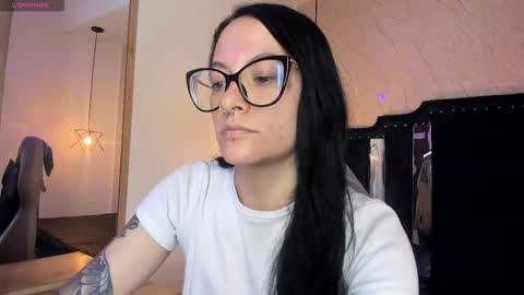   online show from November 18, 6:56 pm