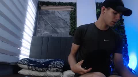 Snapshot of zamirscott chatting on May 28, 12:24 pm Zamir online show from May 28, 12:24 pm