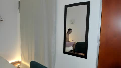 Snapshot of zammu_1992_ chatting on February 14, 2:07 am Zamu online show from February 14, 2:07 am