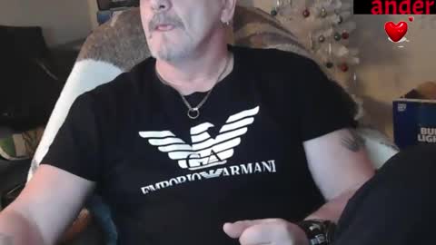 Snapshot of zander007 chatting on February 25, 4:42 pm zander007 online show from February 25, 4:42 pm